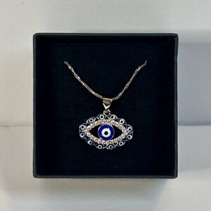 White gold-plated evil eye pendant necklace